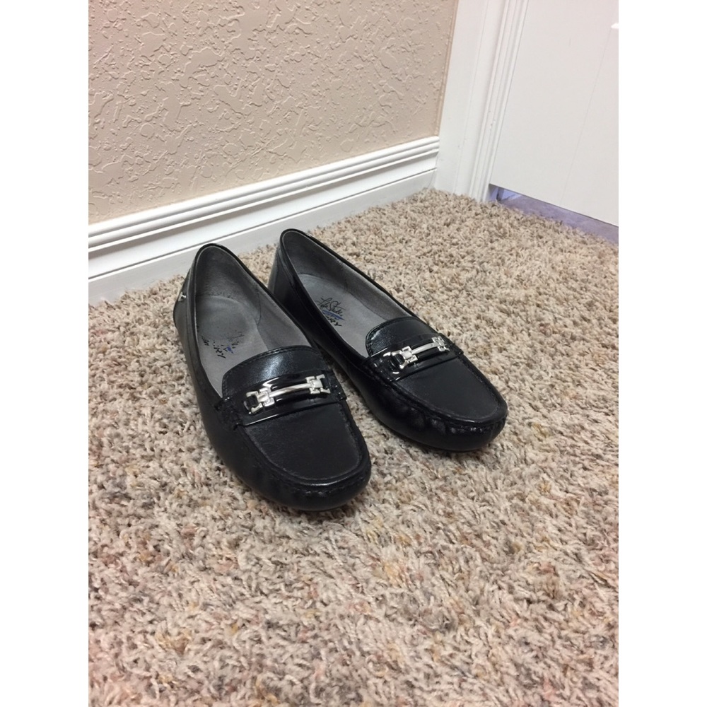 Women’s Black Life Stride Memory Foam Loafers